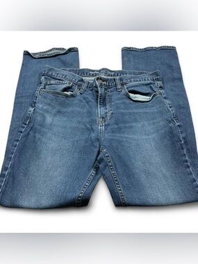 Old Navy Men's Classic boot cut Medium wash Blue Jeans Sz 33x32 Built in Flex